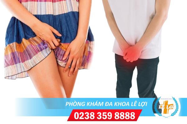 Ngứa rát vùng kín ở nam nữ là do đâu ?