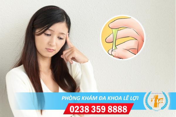 Huyết trắng màu xanh không mùi không ngứa có sao không?