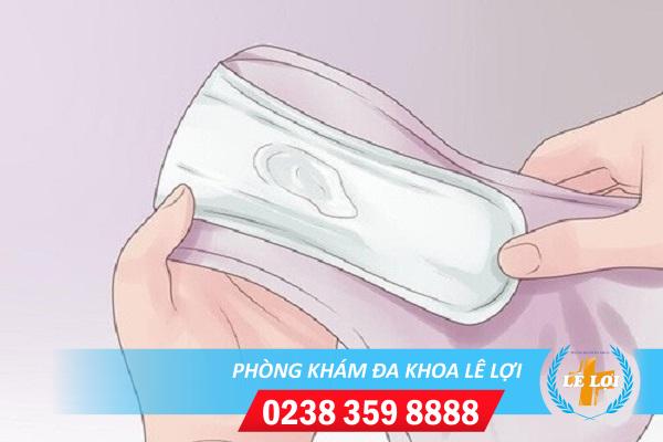 Làm gì khi gặp hiện tượng sau quan hệ vài ngày ra huyết trắng?